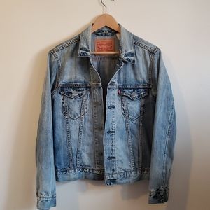 💙Levis Classic Denim Jacket